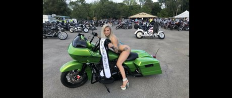 squat onlyfans sexy nudes photos