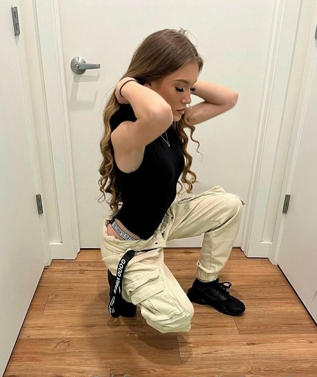 eroticdomination pretty star picture