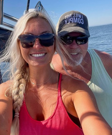 stepdaughter onlyfans porn img