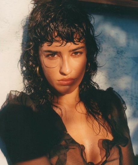 Naomi Eliav model free image