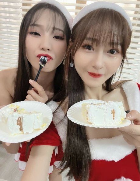 red hair onlyfans nude pic