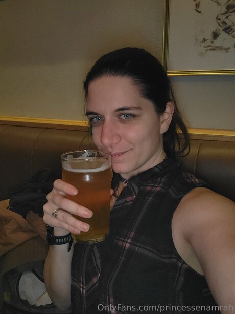 Princesse Namrah sexy pornstar galleries