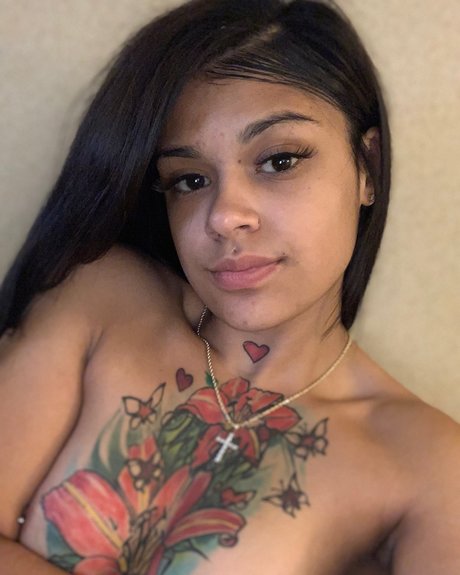 ChichiDoll model nude archive