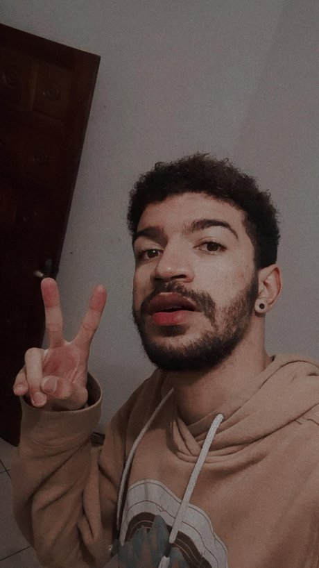 Luan Almeida model free galleries