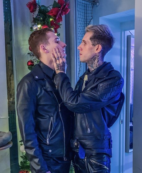 Claude Nikotine model sexy archive