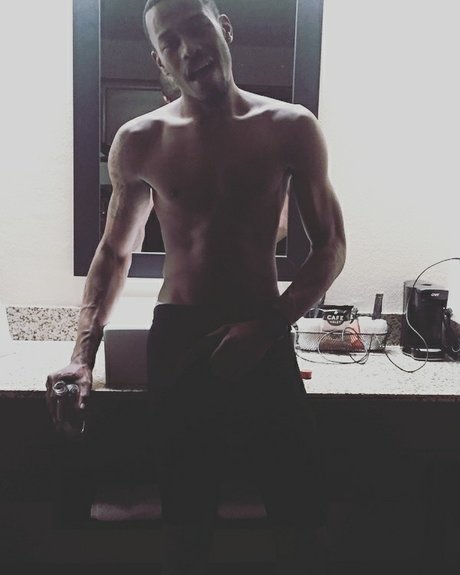 Richard Armstrong actress pics