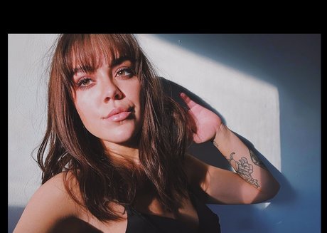 Punchy Mama pornstar hd img