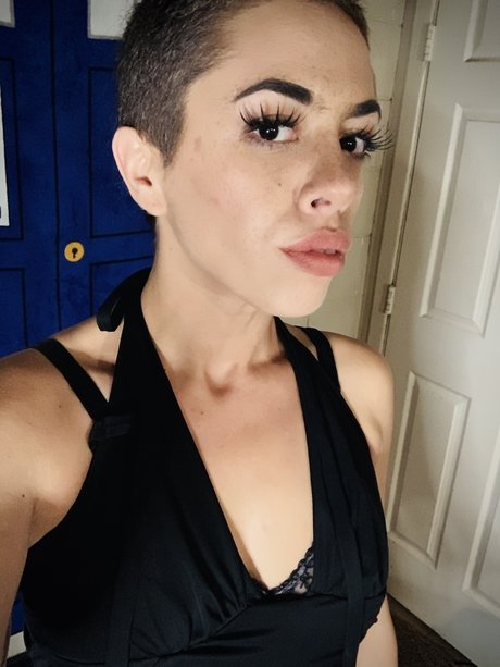 Dazzled Dirty Beauty star sex gallery