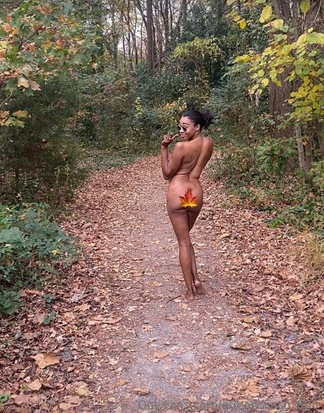 Queen Courtney high quality model photo