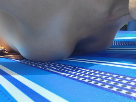 QueenV naked actress image