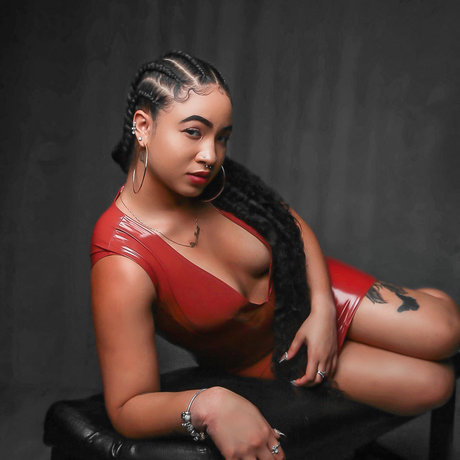 Kamla DeCasseres model pics