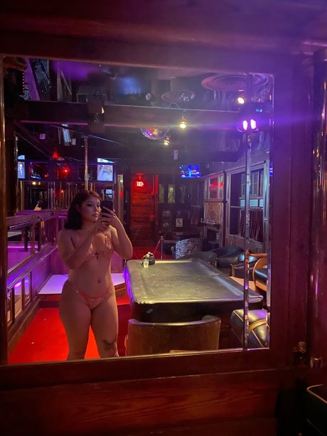 Analove model erotic picture