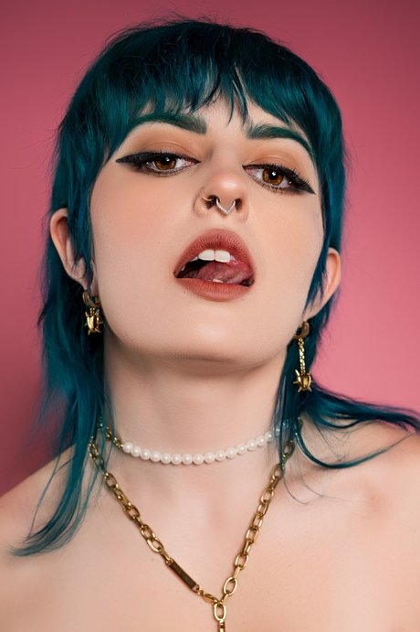 Vee Ives star nude pictures