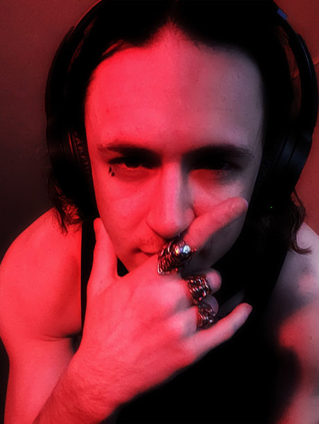 R3BORNTHEPHOENIX perfect pornstar photo