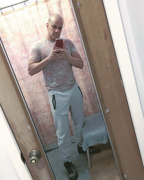 Dirtylover83 star adult pics