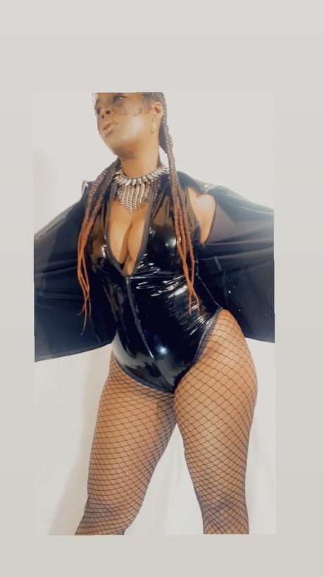 TheeStallion617 star beautiful pics