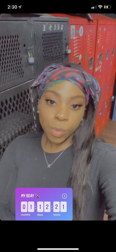 queenlaaur model hd photos