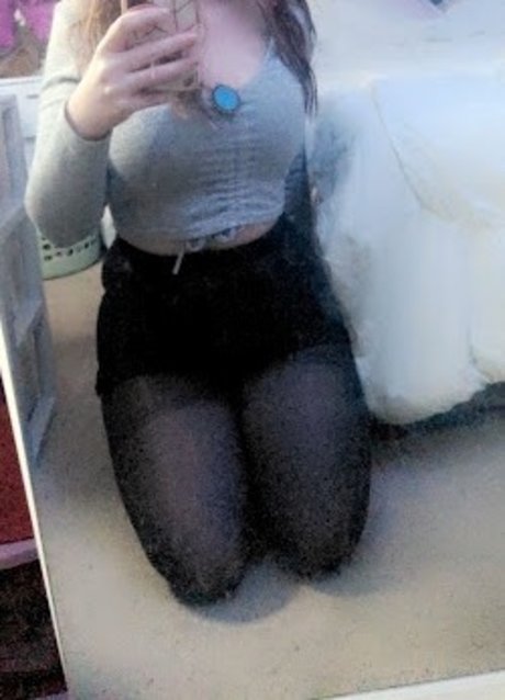 QueenBunnie hot model img