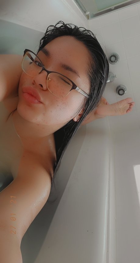 The Queen Bee beautiful star picture