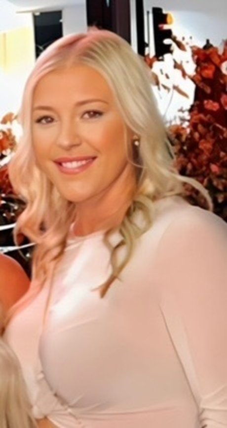 Diary of ASH XO_ naked model picture