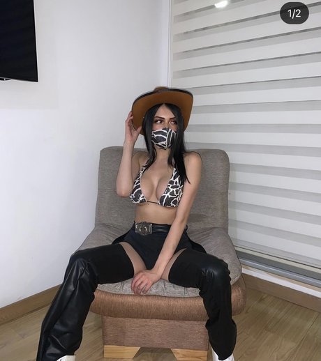 Dayana E art star photo