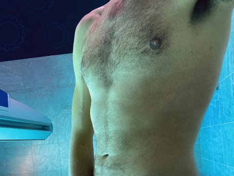 DL Bi Hung porn model archive