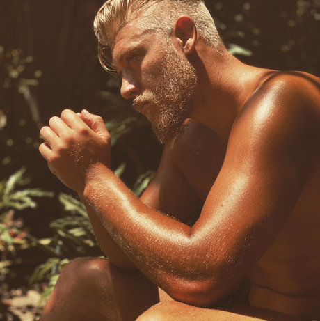 Jaxson Wolfe nudes actress galleries