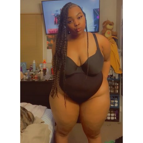 ItsZay model adult photo