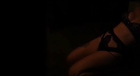 R A Z hd actress pictures