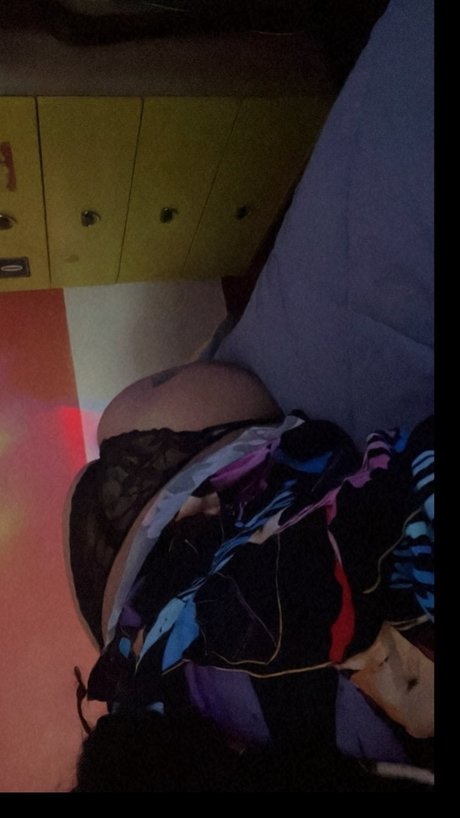 yourRawmanticgirl pretty pornstar photo