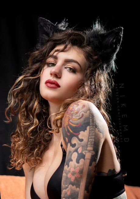 Ramona Vixen erotic model img