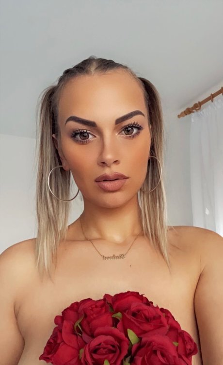 Raluuu porn actress image