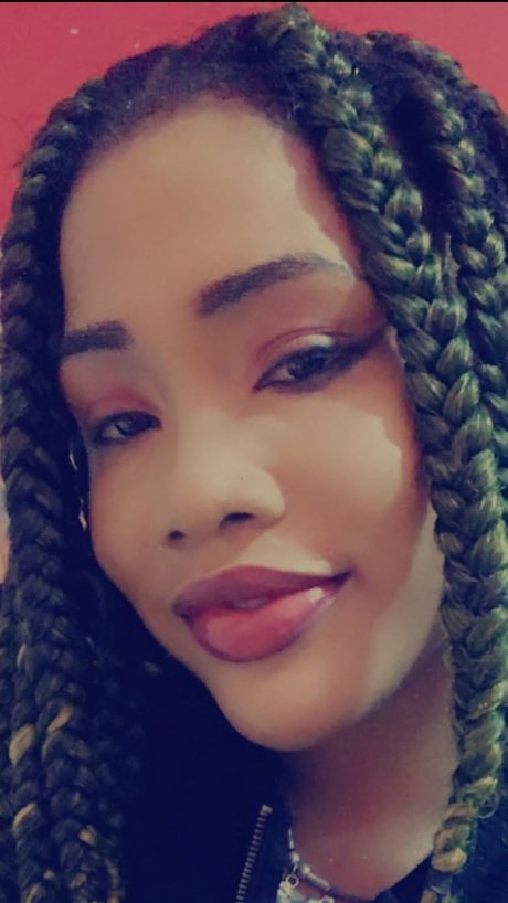 Unique Riri free actress images