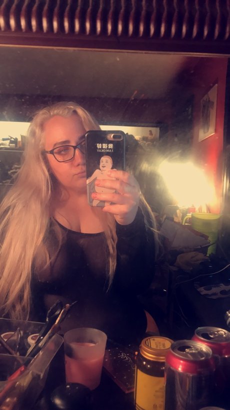 rhylaa model hd pics