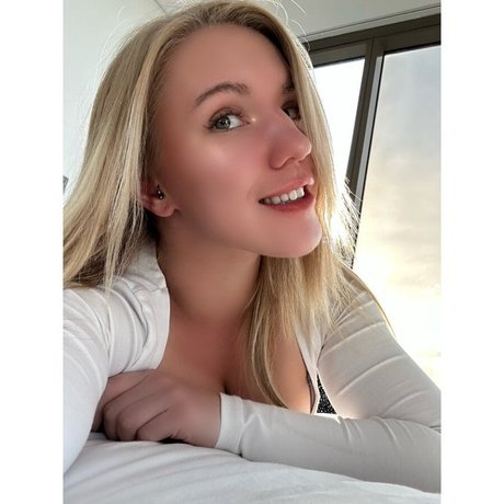 Cece Reign naked actress image