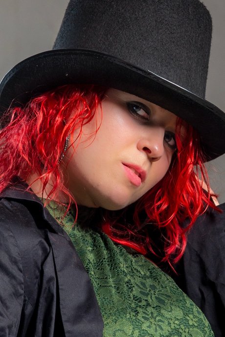 RedQueen perfect actress image