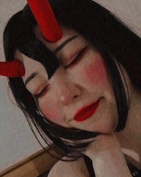 RedCheecks exclusive star img