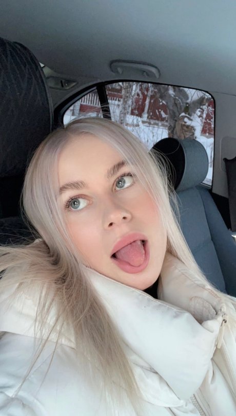 Ronja_ exclusive star pics