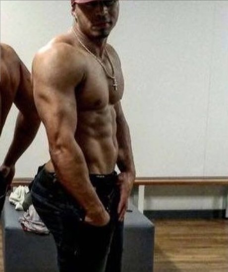 Romeo Diamonds porn actress images