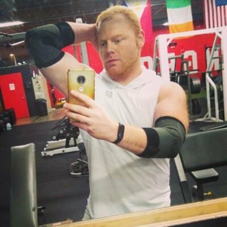 Roland Sulla hot model pic