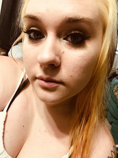 Rockin Robin pornographic model image