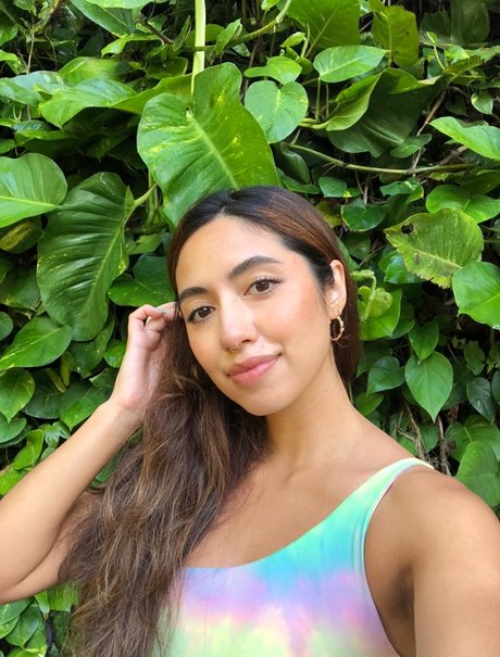 Robin Mae naked actress photo