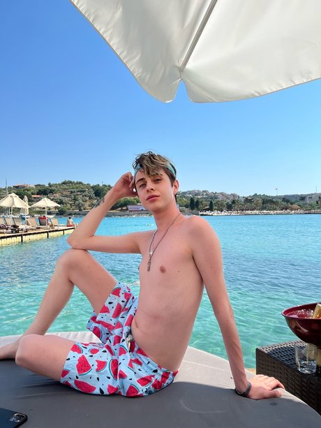 R zgar Ozan Dikici nudes actress picture