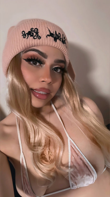 Rubi Divine model sexy photos