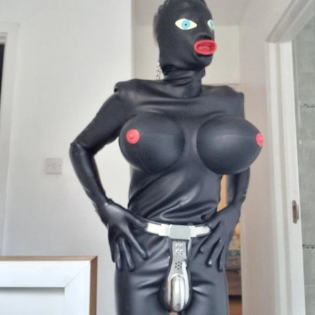 Rubberdolljim nude pornstar pic