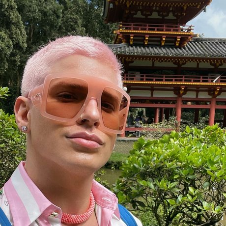 UhMatthew naked model pic