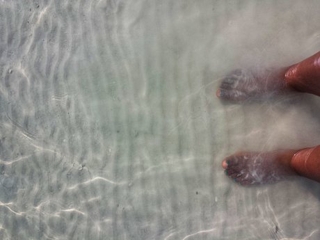 roundbrowntoes nice actress pics