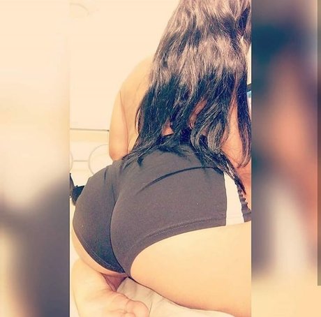 _Rose Petite_ hot model pic