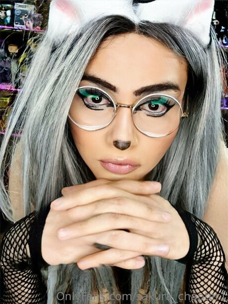 Waifu Karen Sakura pretty model gallery