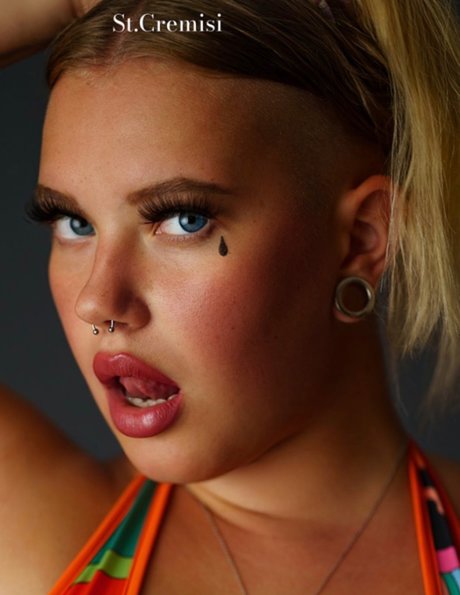 sadblume pretty pornstar image